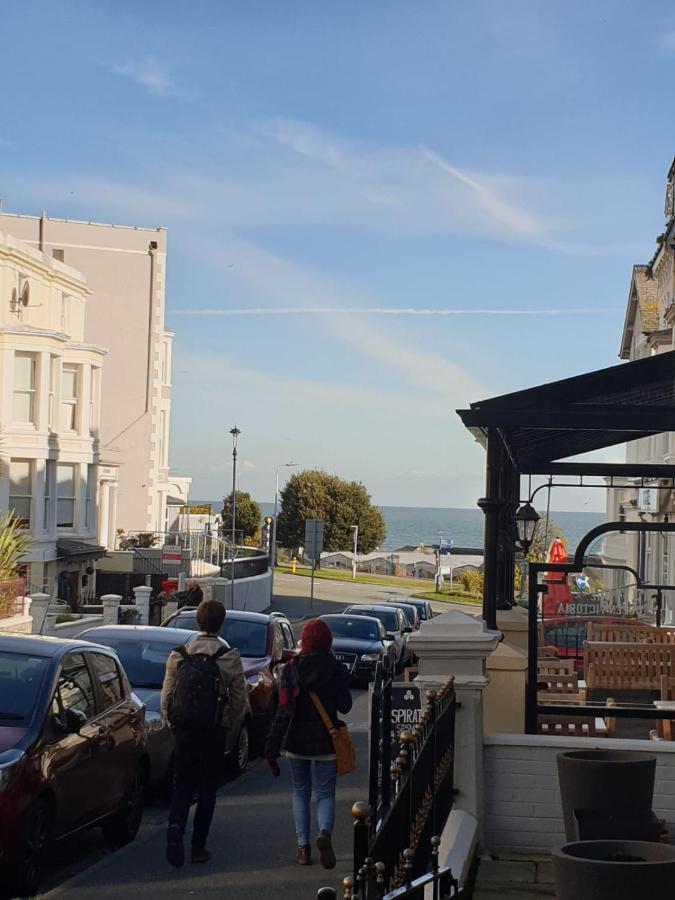 No 6 Quality Guesthouse Llandudno Exterior photo